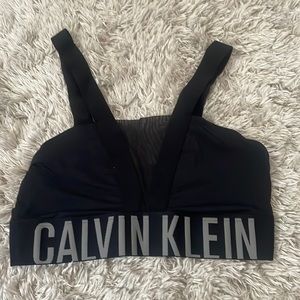 Calvin Klein size M adjustable straps sports bra in black